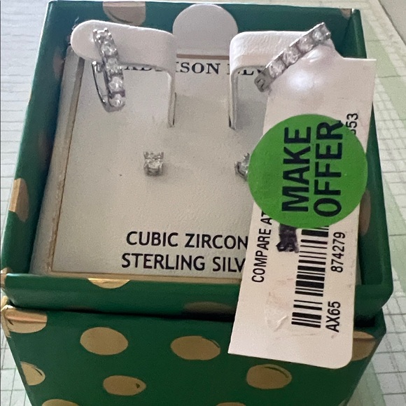 # 0690 + Unisex Silver Cubic Zirconia Jewelry Set - Picture 4 of 4